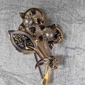 Damascene Brooch Vintage Goldtone Silvertone Black Enamel Floral